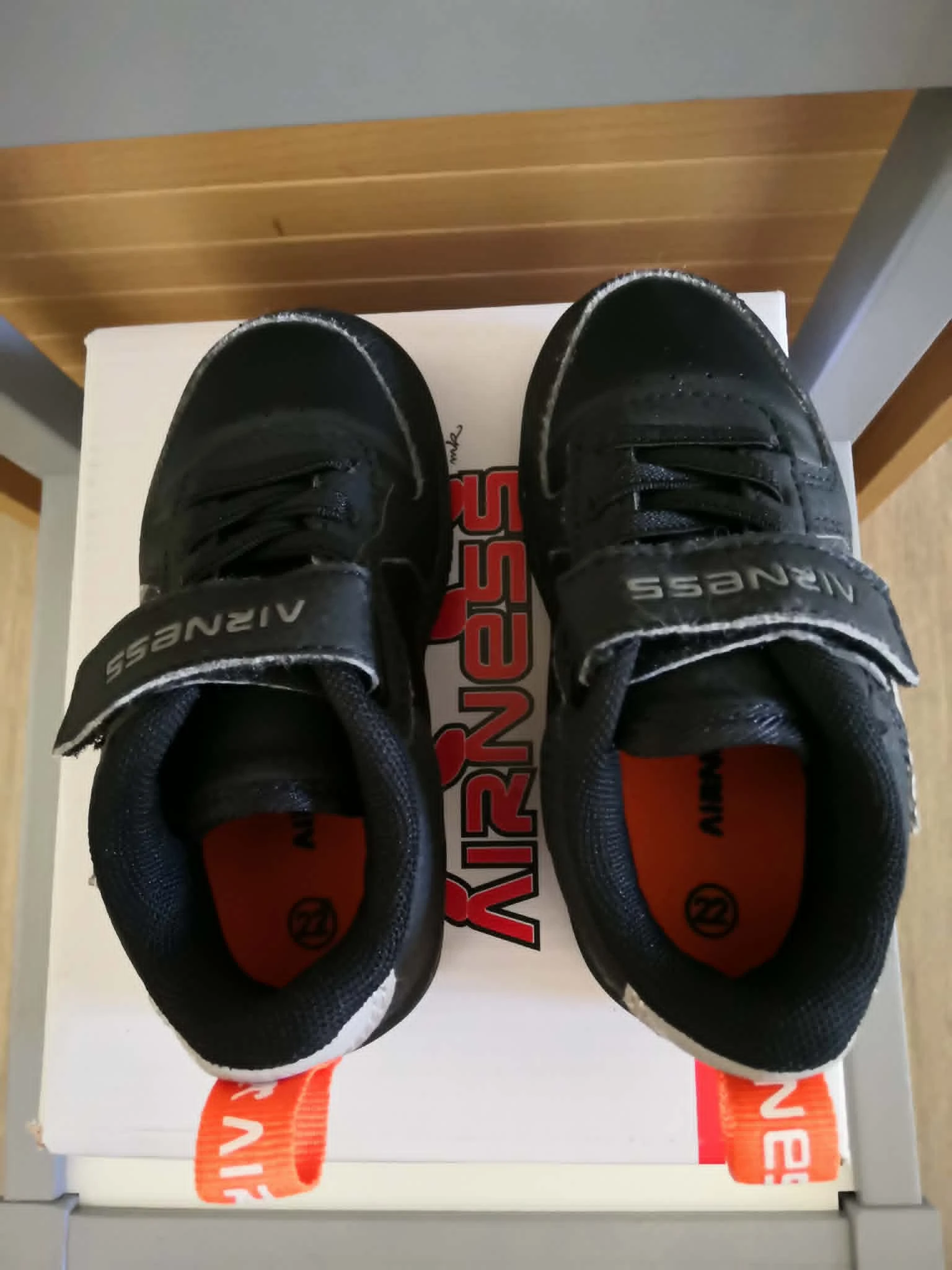 Scratch + Elastic Sneakers Black and Orange Size 22 Airness – photo 5